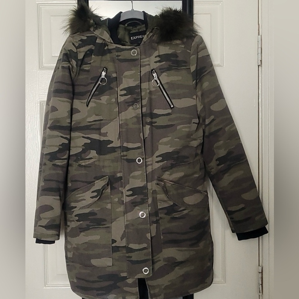 EXPRESS camo jacket/coat with removable fur hood